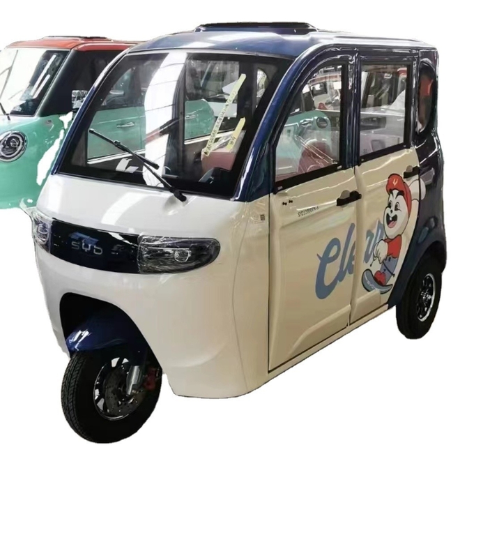 Spacious Design and Grade Ability 15-20° 1000W Enclosed Electric Three-Wheeler for Elderly